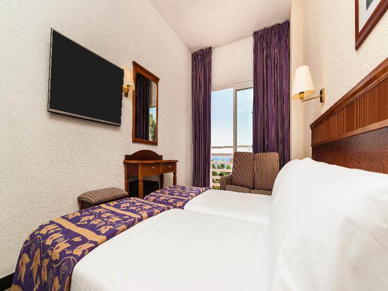 Globales Palmanova Hotel Екстериор снимка