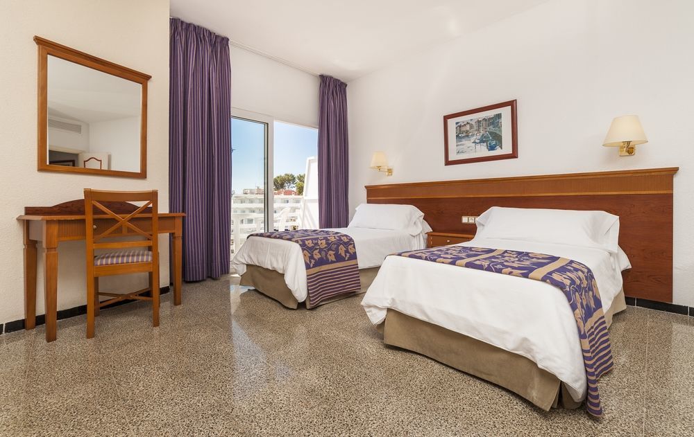 Globales Palmanova Hotel Екстериор снимка