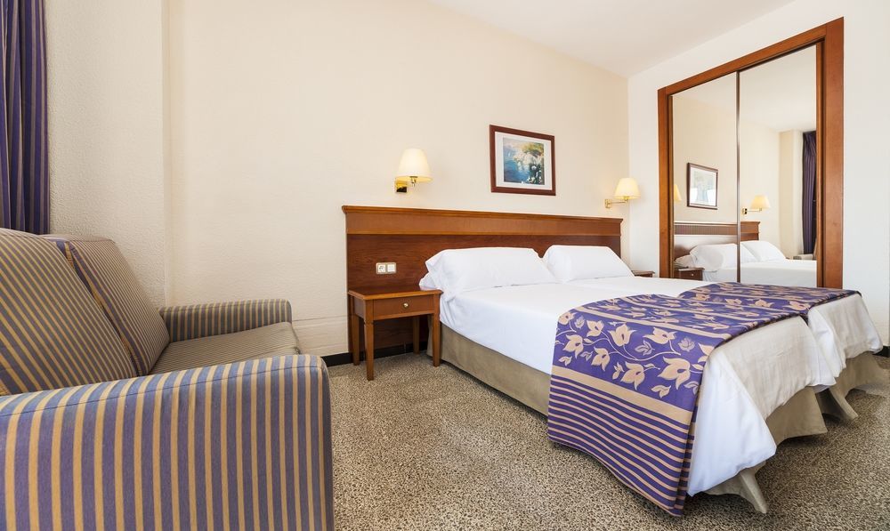 Globales Palmanova Hotel Екстериор снимка